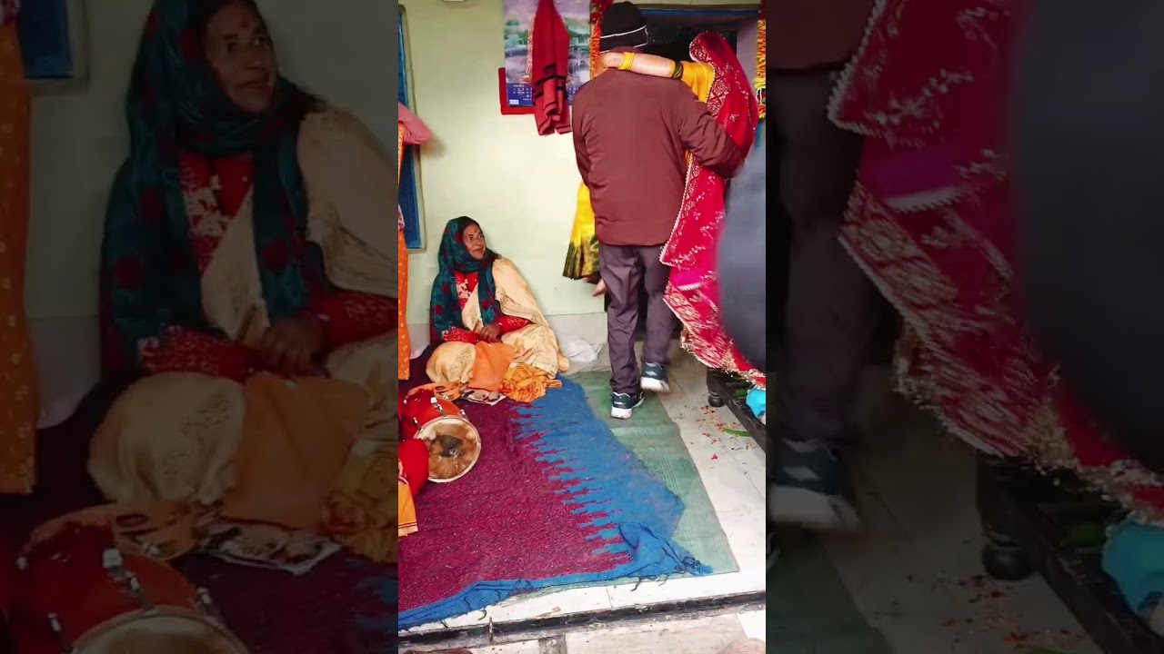 dost ki haldi mein Devi devtaon ka  Aashirwad bhi kuchh is tarah 🙏🙏