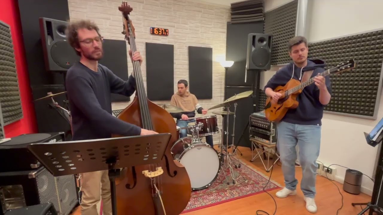 Original Jazz Composition – “Influence” (Jazz Guitar Trio)