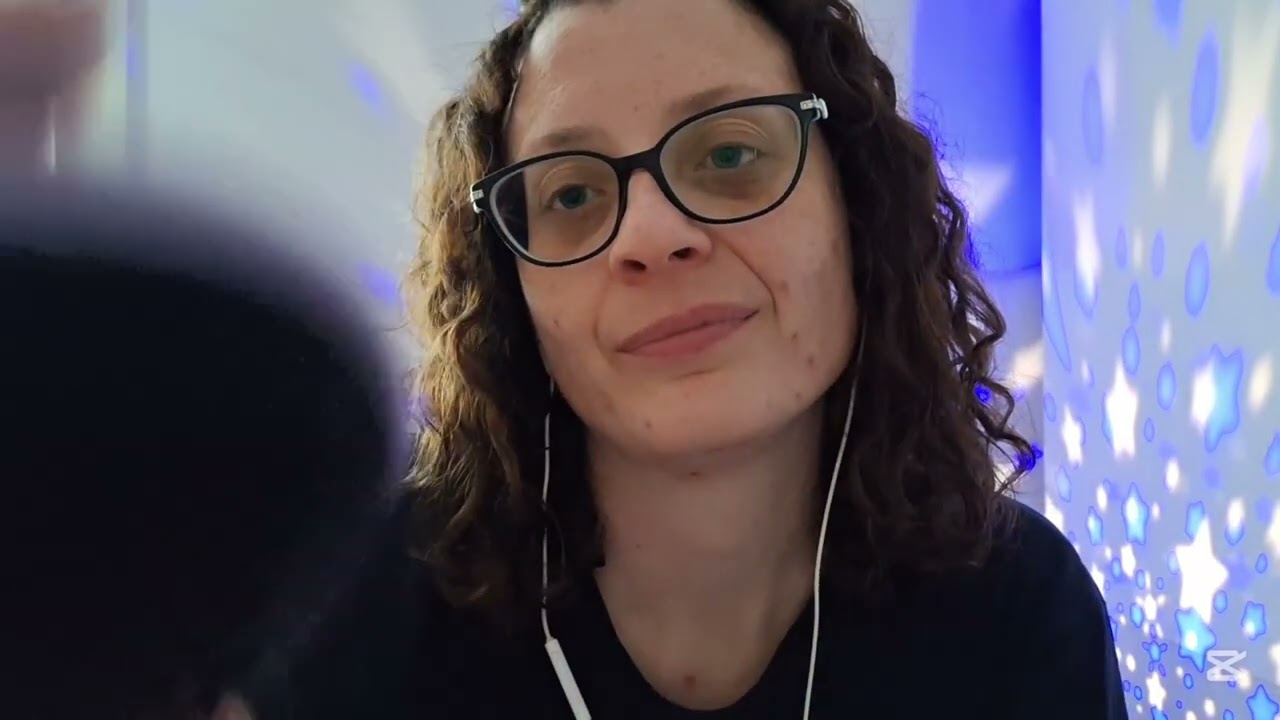 Capelli Morbidi & Suoni Delicati – ASMR Hair Brushing ✨ 