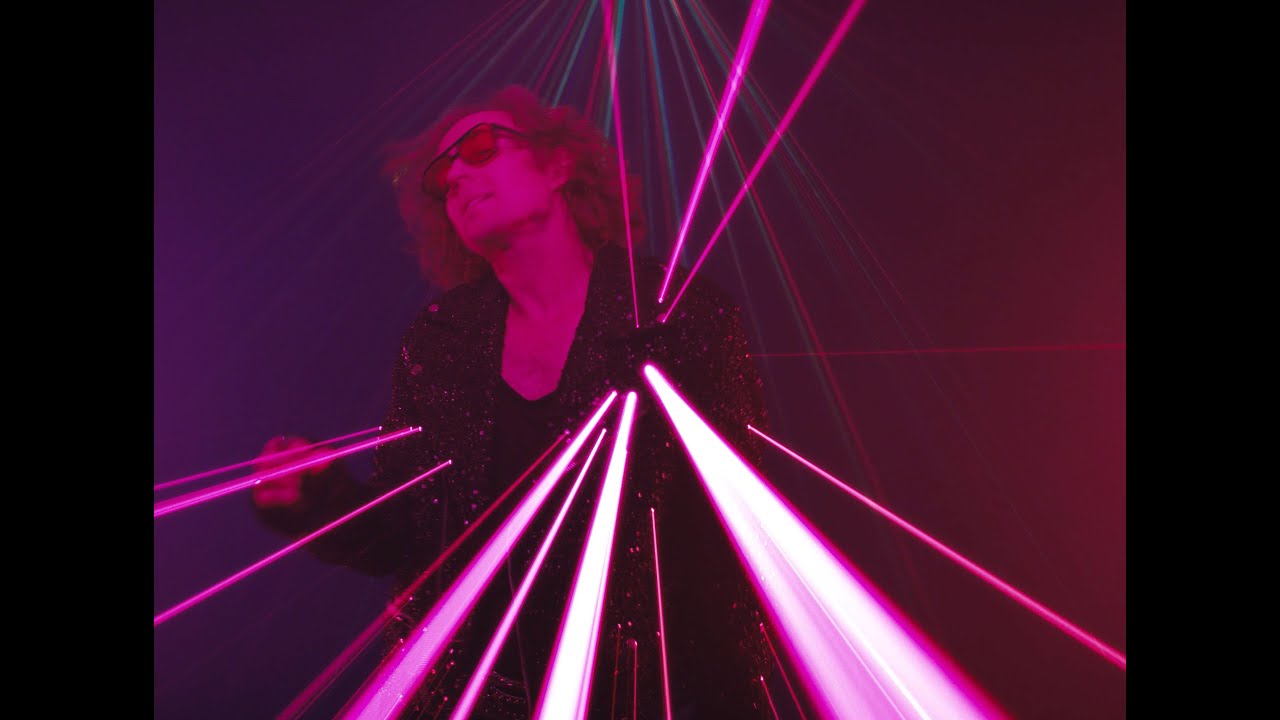 Darren Hayes - All You Pretty Things (Official Music Video) WARNING: CONTAINS BRIGHT FLASHING LIGHTS