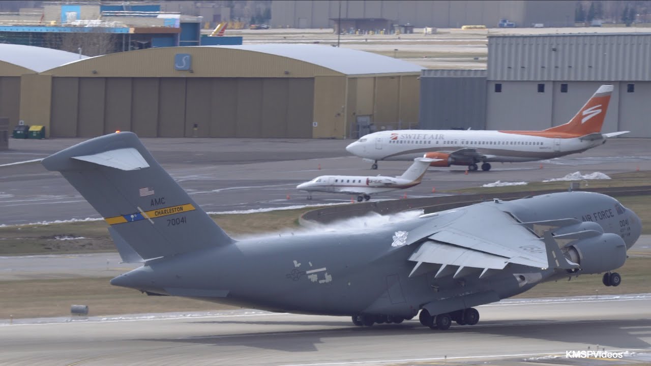 C-17 Globemaster Shedding Snow Departure from MSP/KMSP - 97-0041