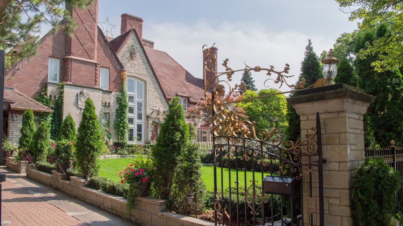 See suburban homes of major mafiosa on Chicago Gangster Tours