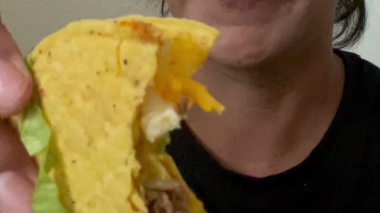 Comiendo TACO BELL tacos y papas /Asmr eating sounds Mukbang