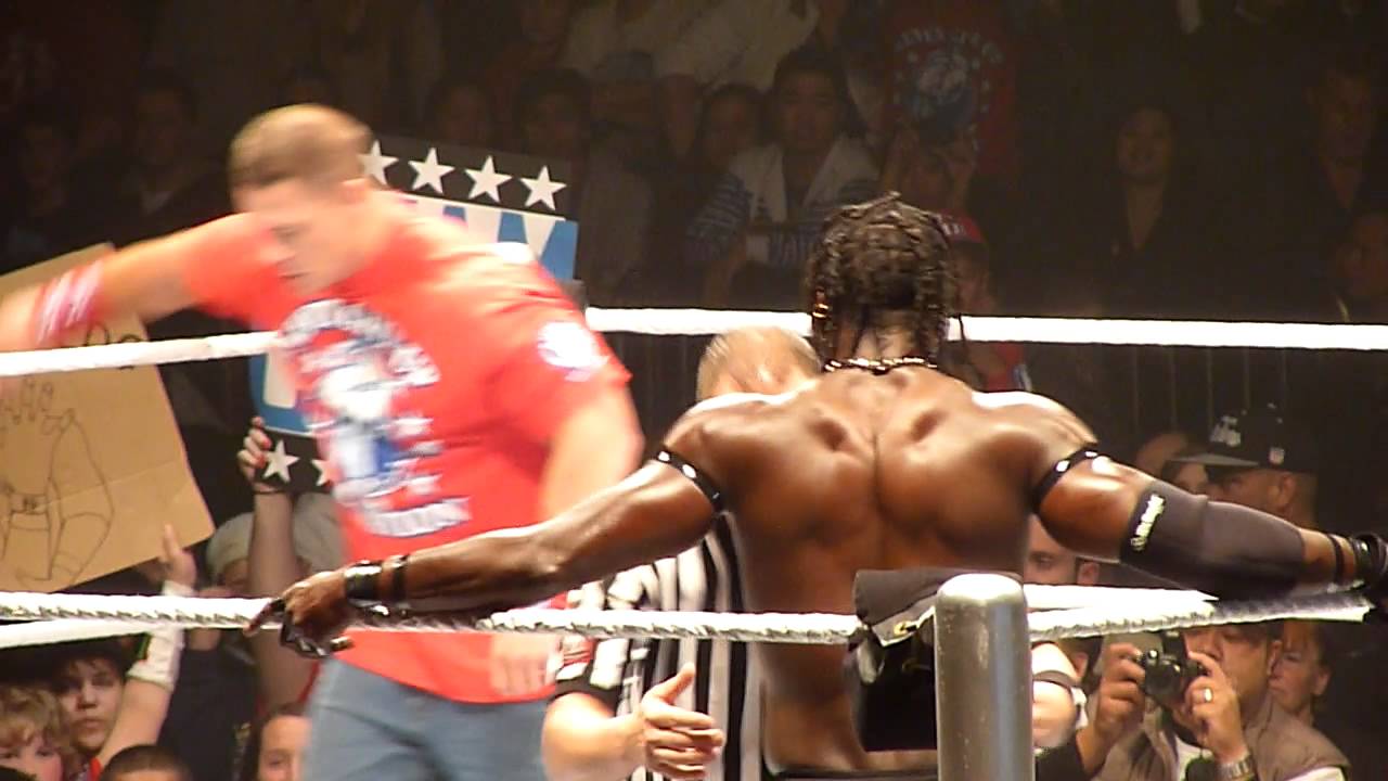 2011 WWE Raw World Tour - Take 040 (John Cena VS R Truth).