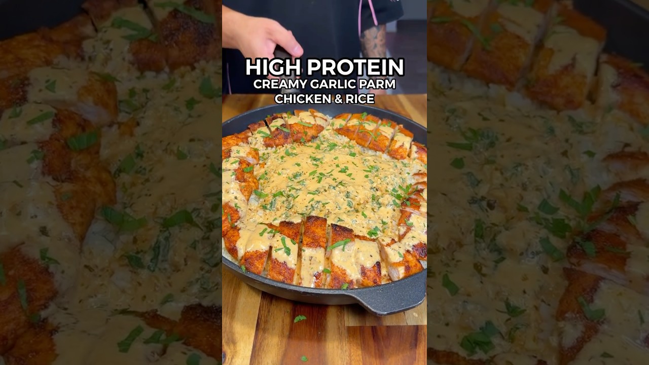 Высокобелковое сливочное блюдо из курицы с чесноком и пармезаном и рисом! Всего 547 калорий! 🧄🧀🍗 ...