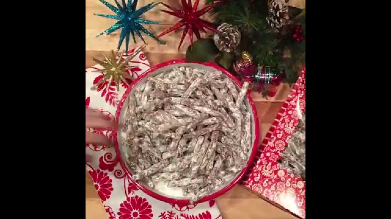 TOSTITOS&reg; - #NOMNOM - Reindeer Rolls