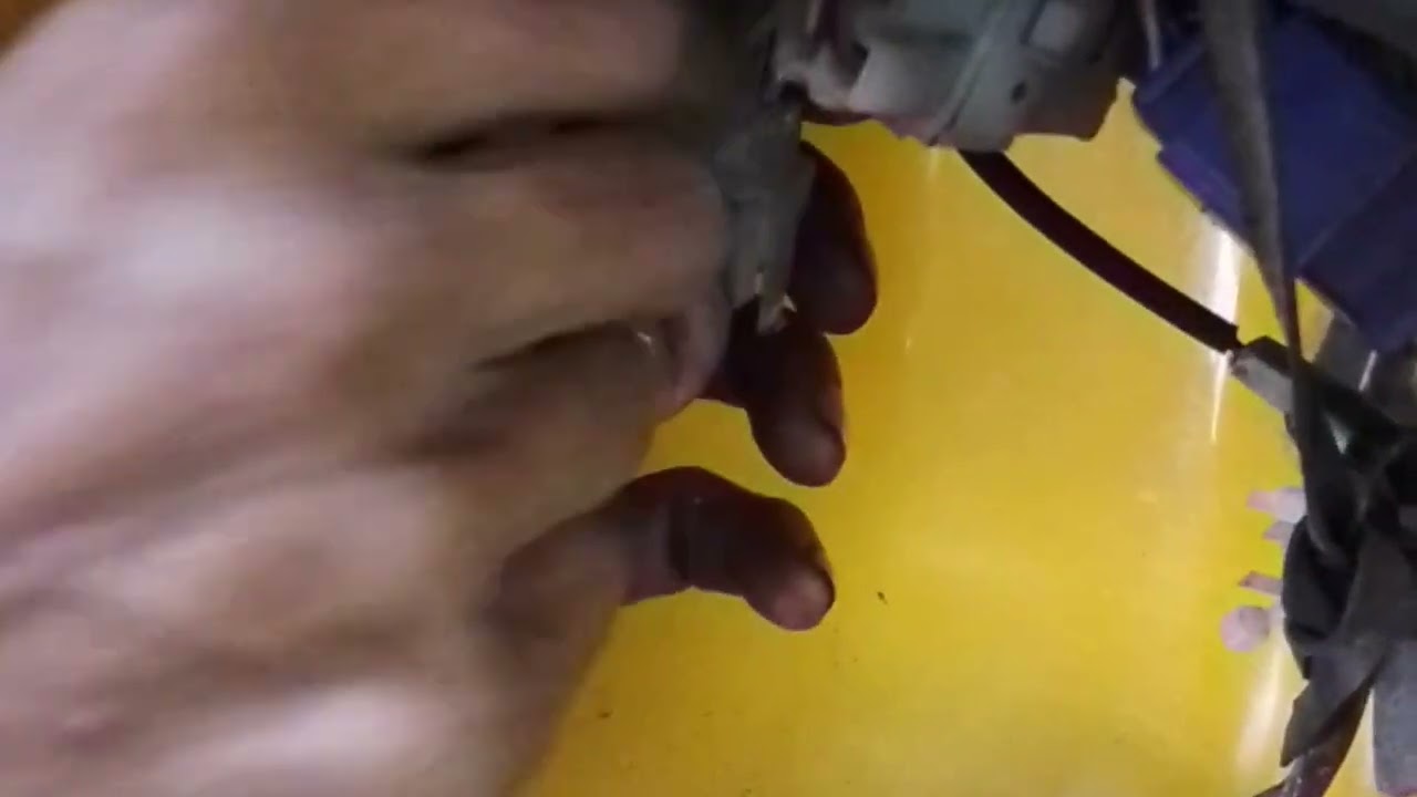 HEAD light not working...how to fix this issue#bajaj re