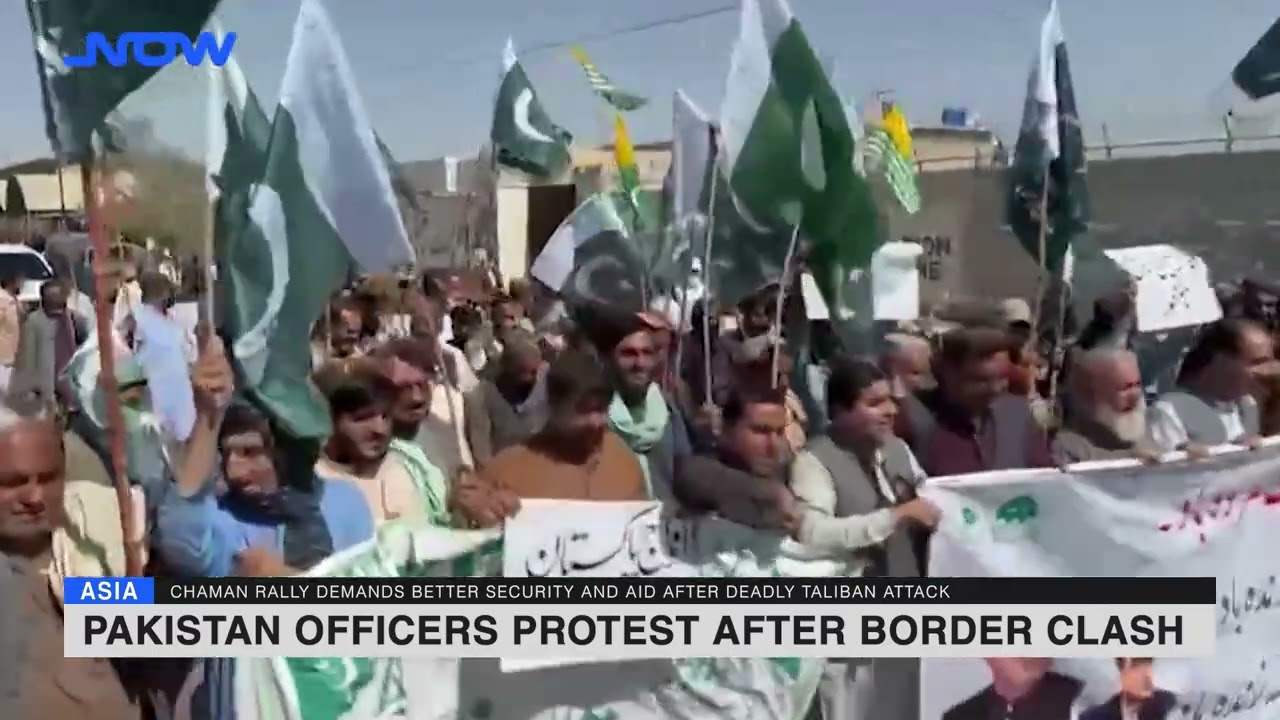 Pakistan officers protest after border clash