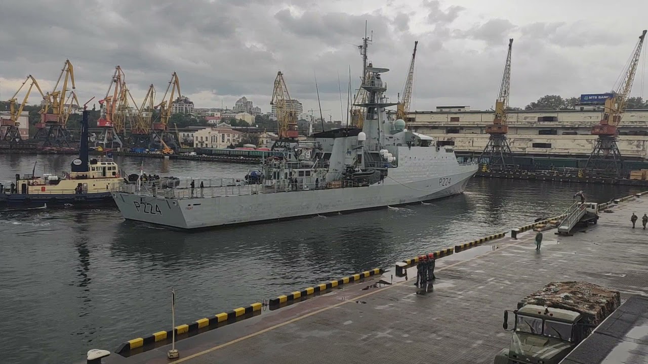 Британский патрульный корабль прибрежной зоны HMS  Trent P224 зашел в Одессу. 18.05.2021