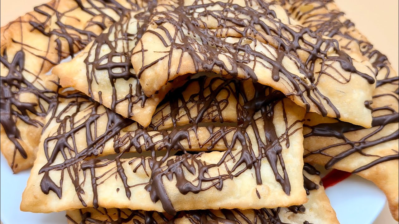 Chiacchiere de Carnaval fără ouă, glazurate cu ciocolată – Crocante și irezistibile 🍫🎭