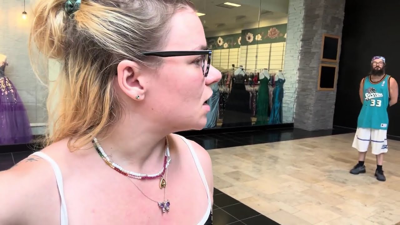 CRAZY BUSTLING MALL with HIDDEN JCPENNEY - Ross Park Mall - Ross Twp - Pittsburgh, PA