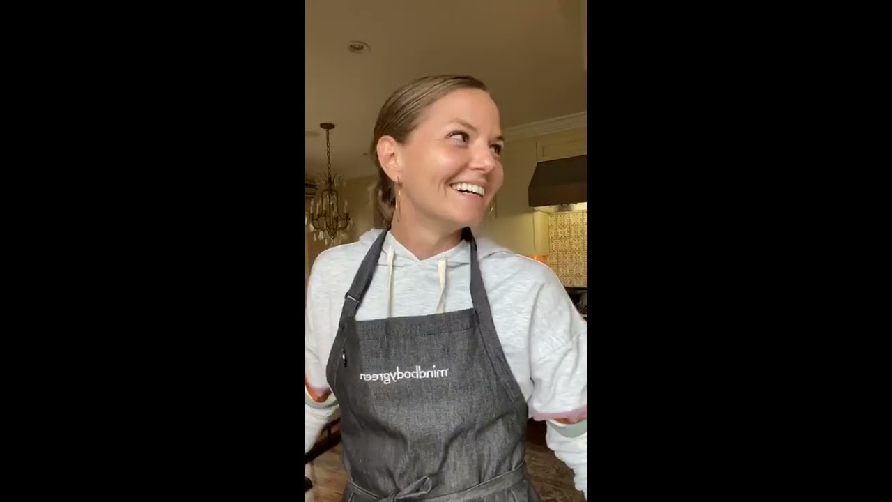 Jennifer Morrison makes a pizza Instagram live 10-4-20 part 2