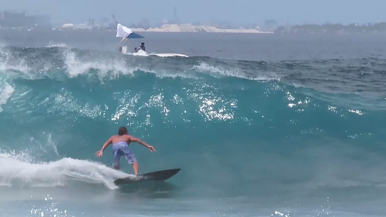 Surf nas Maldivas