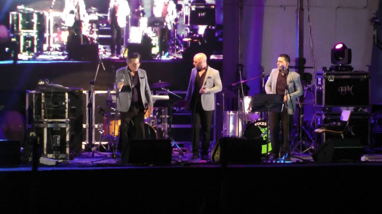 ENGANCHADOS-BANDA 220 (C&eacute;sar Banana Pueyrred&oacute;n)