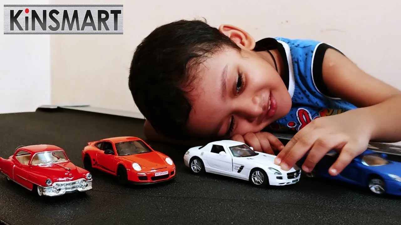 Cucudu Play with Kinsmart Diecast cars | kinsmart cars race on treadmill | Kids Car videos