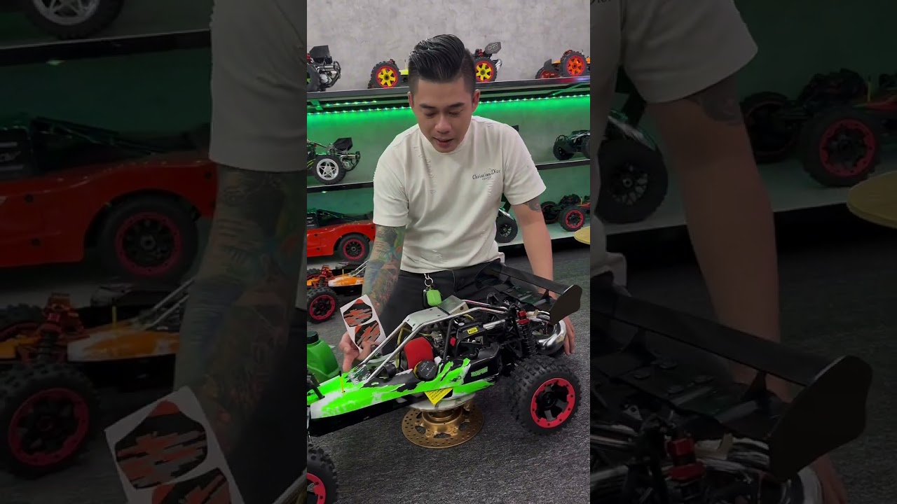 Baja 5b 32cc vô vài món đồ cho anh khách Hà Nội 