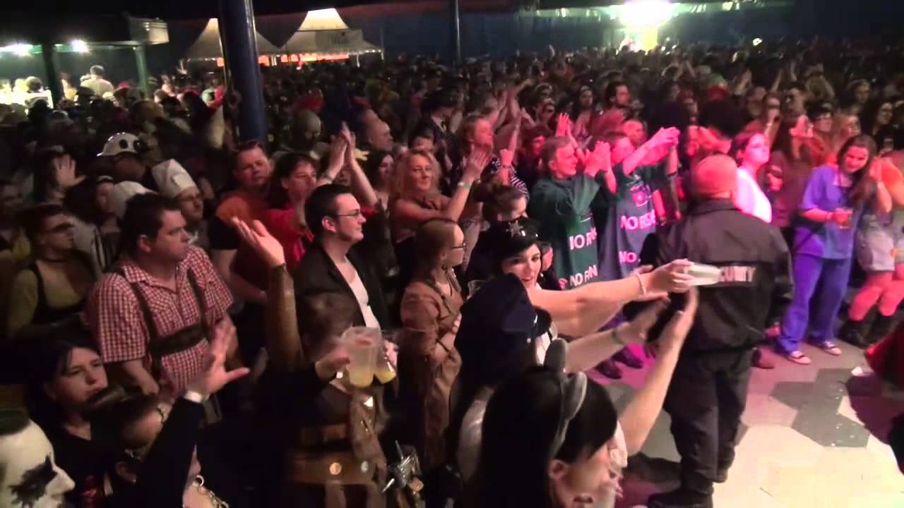 Guggemusik Festival in Dahn im Dahner Felsenland Germany  14.2.2015 Abrissclip 3