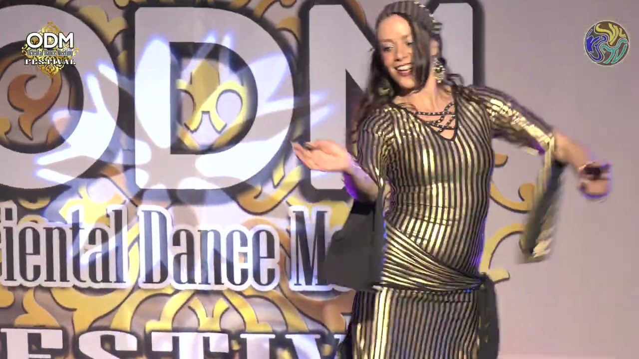 Sakina dancing in Lloret del Mar
