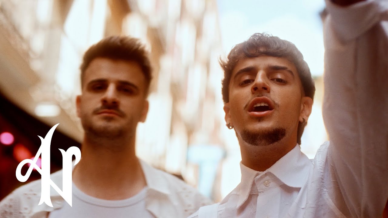 Adexe & Nau - X AQU&Iacute; X ALL&Aacute; (Videoclip Oficial)