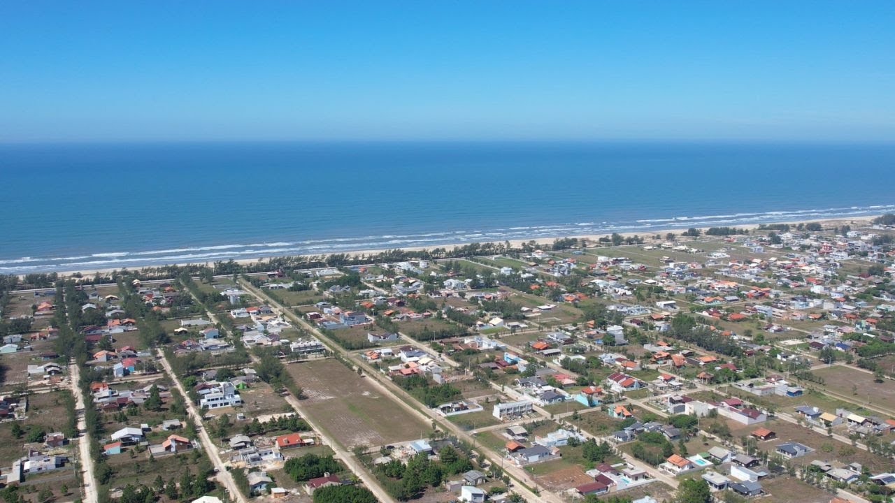 Mercado Imobiliário em Balneário Gaivota: Investimentos em Infraestrutura no Village Dunas I
