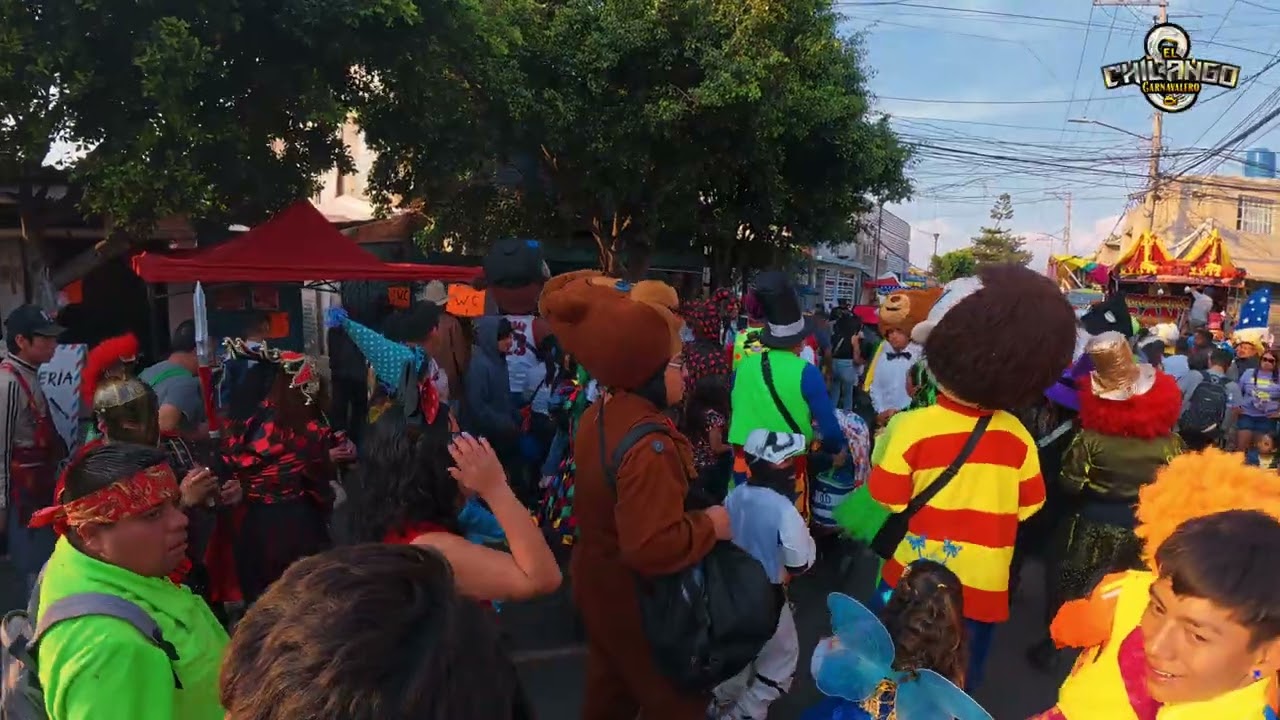 CORAZON PARTIO - BANDA ORGULLOSA CON LOS DISFRACES ALACRANES