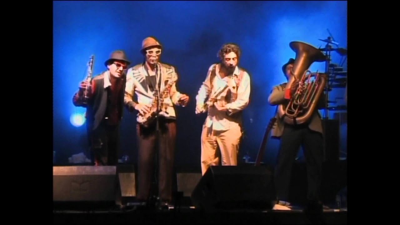 Kumpania Algazarra - Supercali (ao vivo em Sines no FMM 2011)