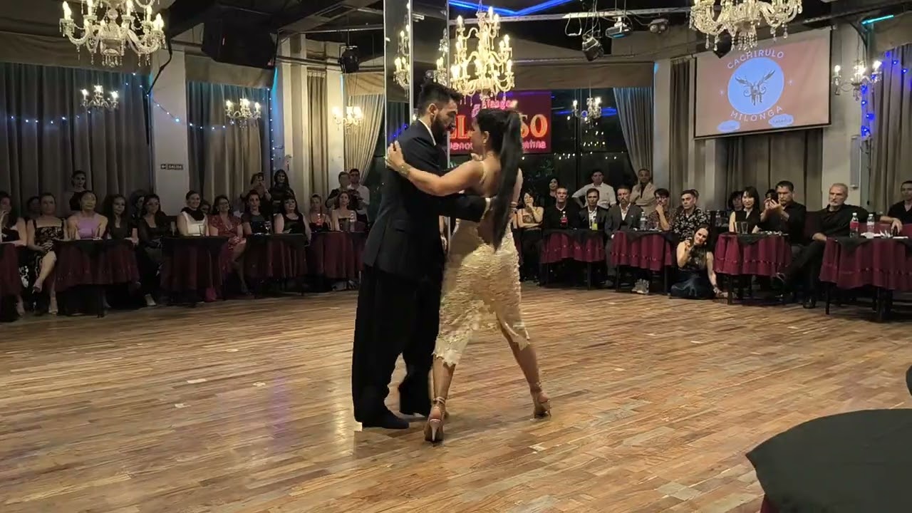 Carito y Laureano bailan en Cachirulo, tema 2