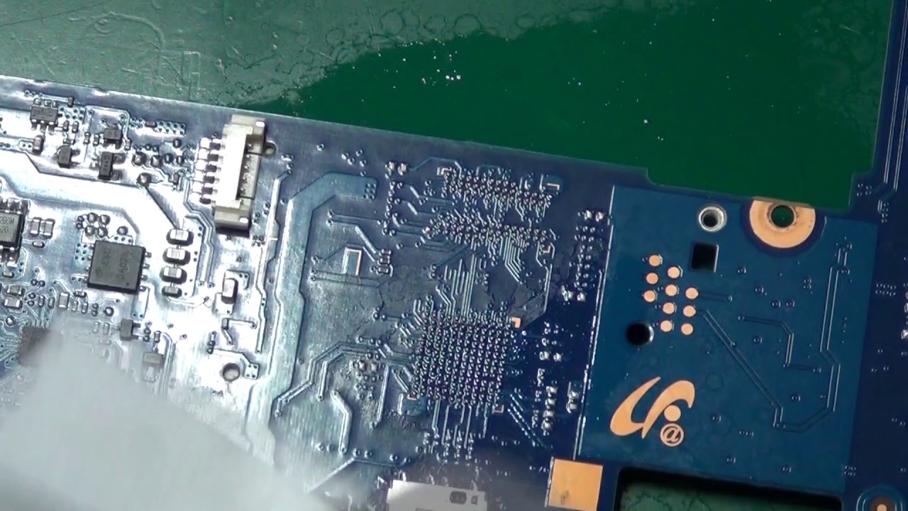 Naprawa laptopa Samsung N150 - wymiana włącznika