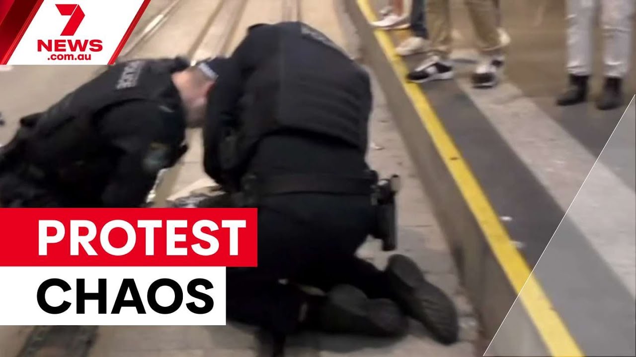 Violent clashes erupt at Sydney protest | 7NEWS