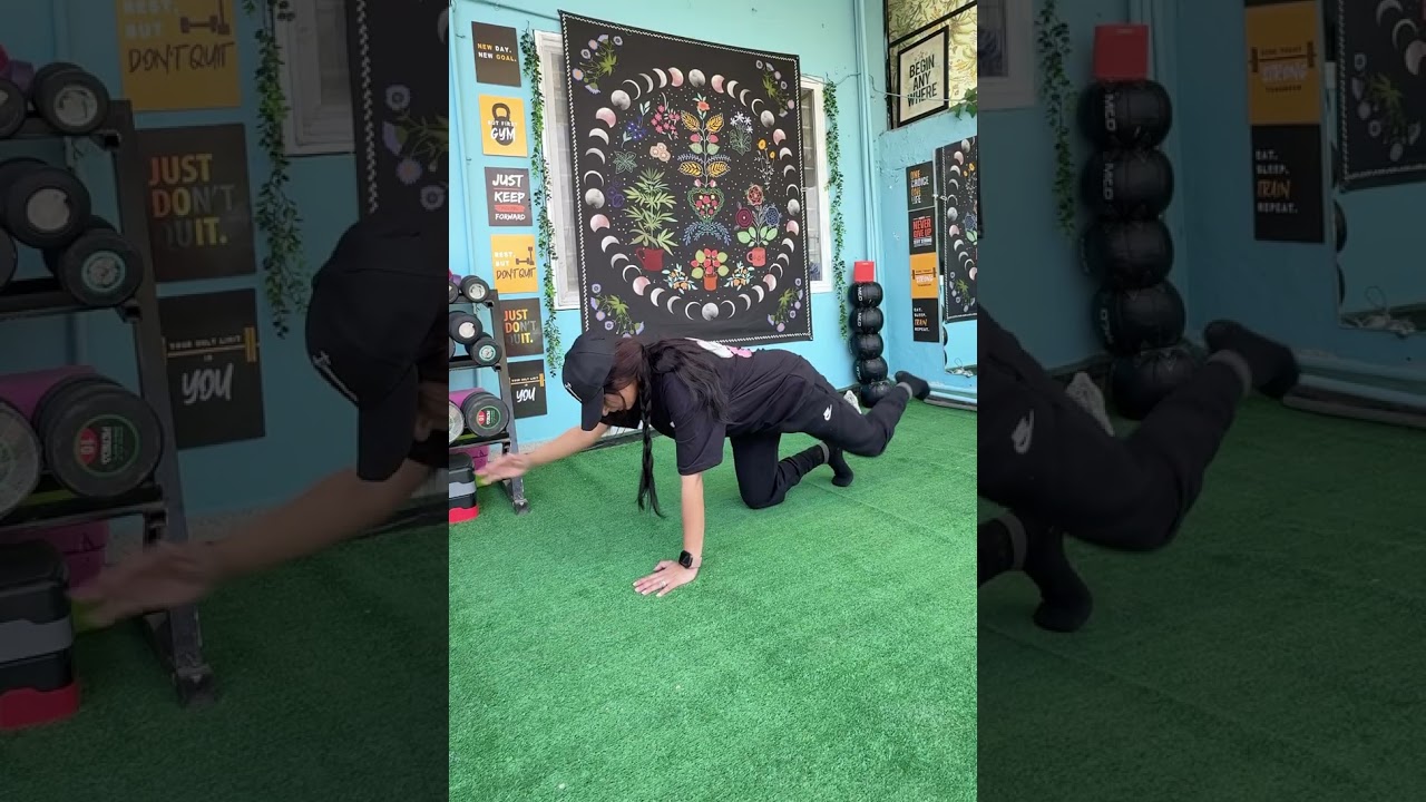 Easy cardio abs workout 💪 1 minute each exercise - let’s gooo 💪💪 #homeworkout #fitness #abs #cardio 