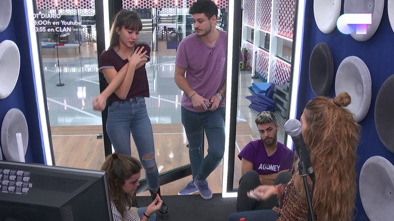Miriam y Amaia se emocionan al recibir la llamada de sus familiares | OT 2017