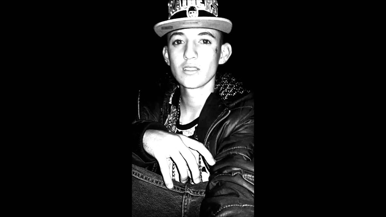 TOSER ONE - LE GUSTA CAMINAR X MI BARRIO FT. PAPA DPS, PIKUS, MANIAKO & CHUEKO (AUDIO OFICIAL)