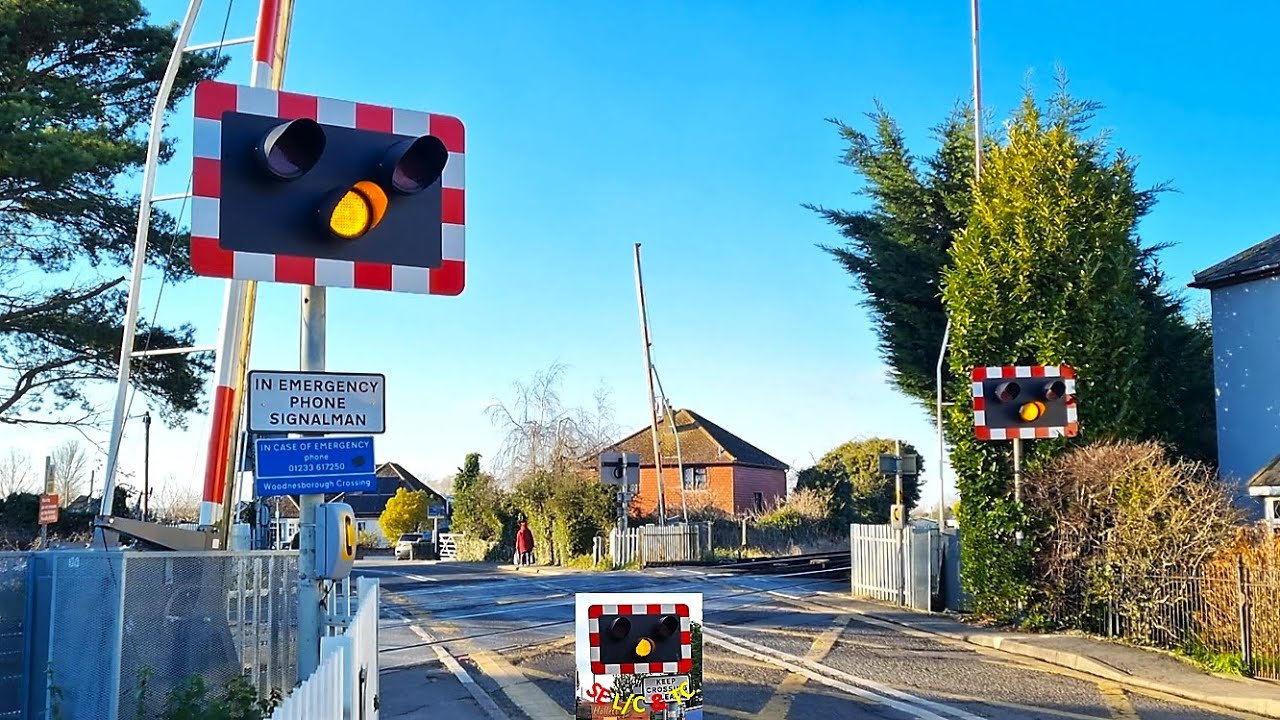 (Bells) Sandwich (Woodnesborough Road) Level Crossing, Kent