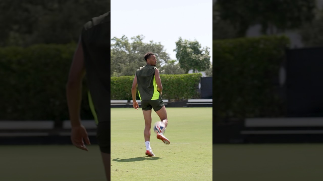 Nmecha & Bensebaini with some fun after training ⚽️