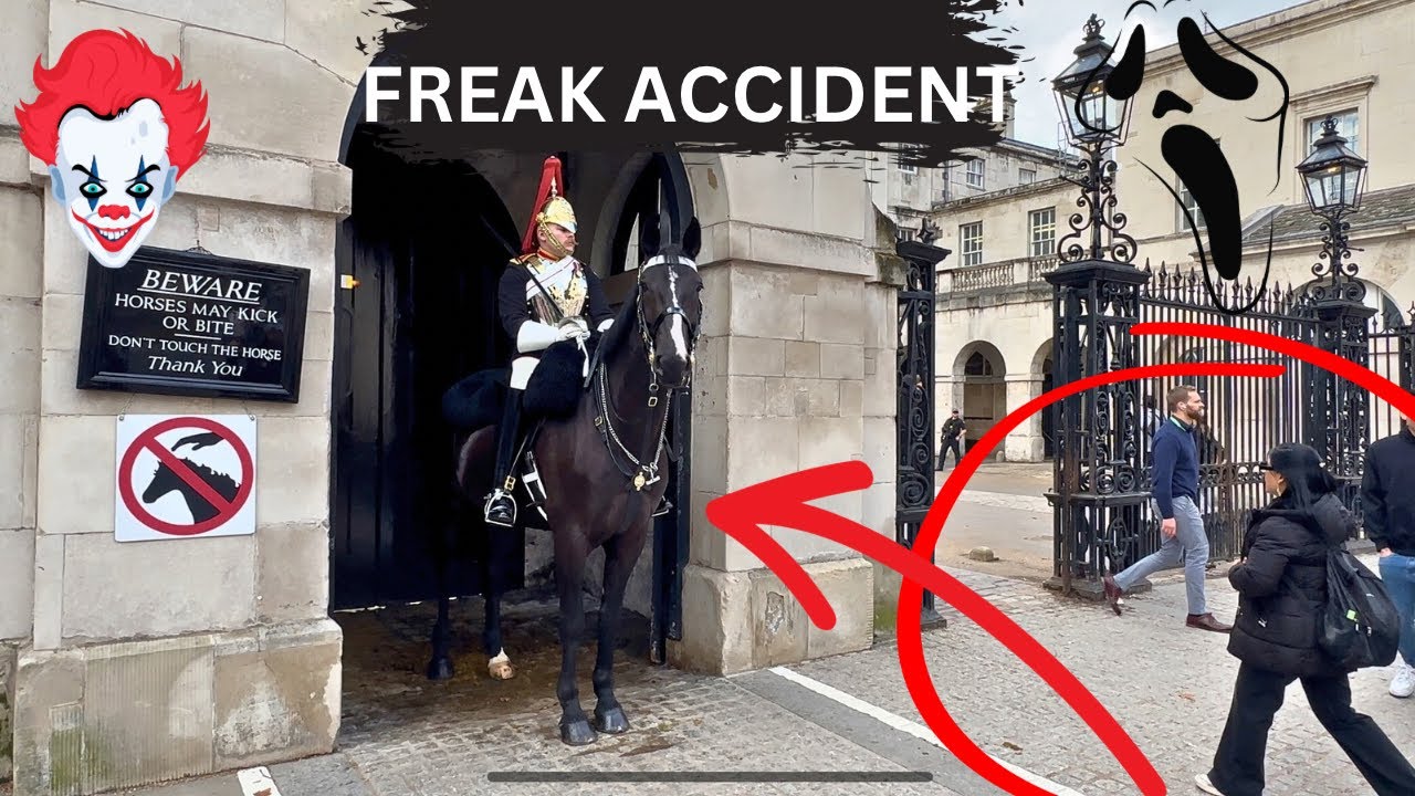 Woman Accidentally Kicks Bottle Lid, Startles King’s Guard Horse in Frightening Moment! 😱🐎