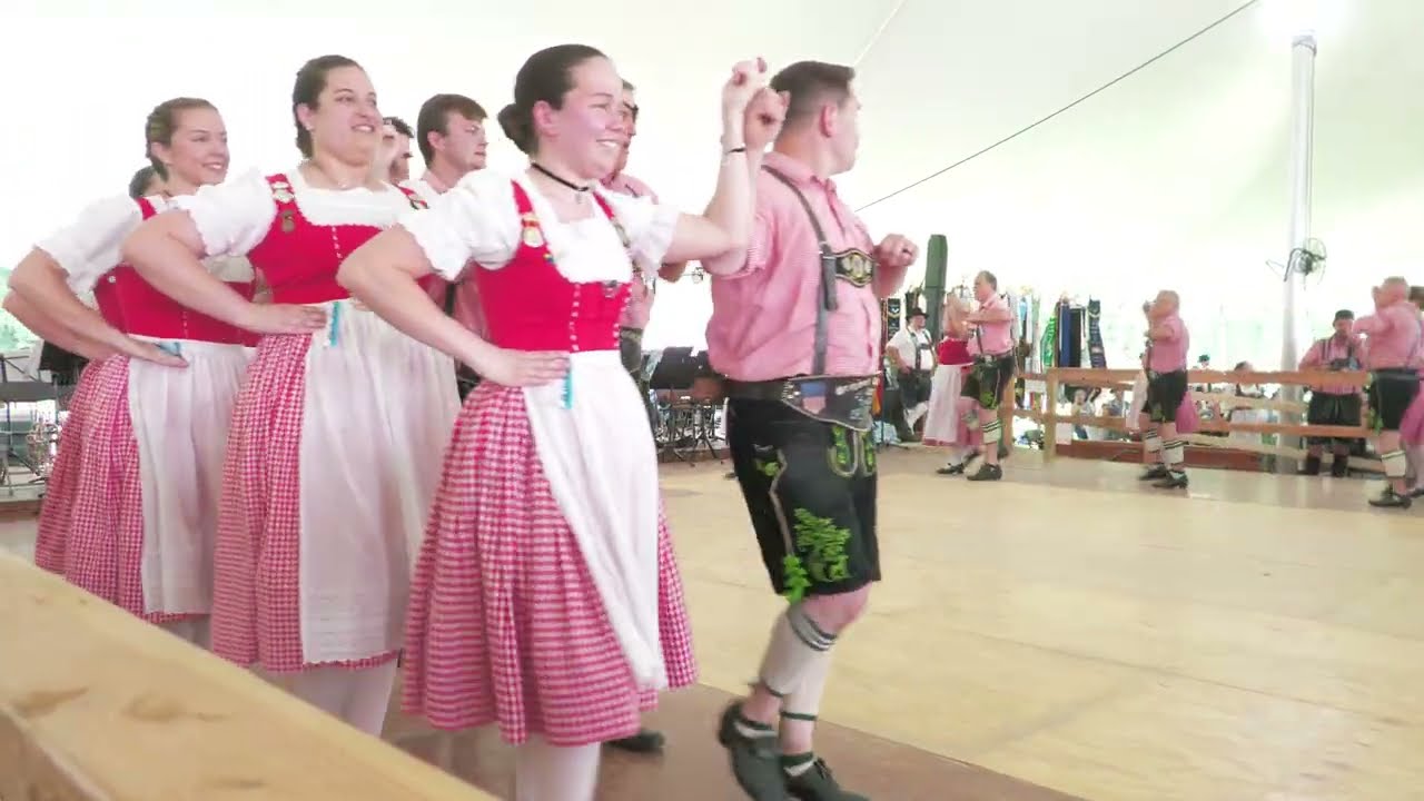 25. Schuhplattler V.V. Original Enzian performing the Hofbrauhaus Tanz - 30. Gaufest 2025