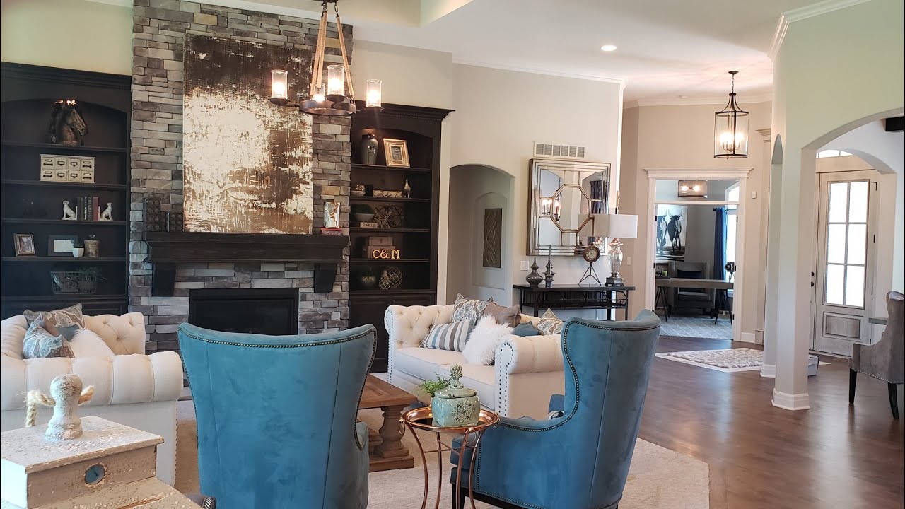 MODEL HOME TOUR/BEAUTIFUL URBAN FARMHOUSE