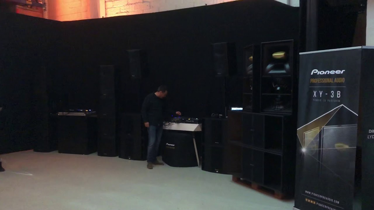 Demonstrasjon av Pioneer XY-3B