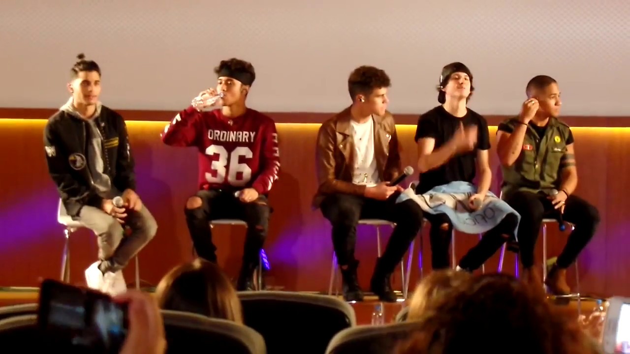 ||| CNCO en RADIO DISNEY Entrevista 2017 ||| Con muchas fans