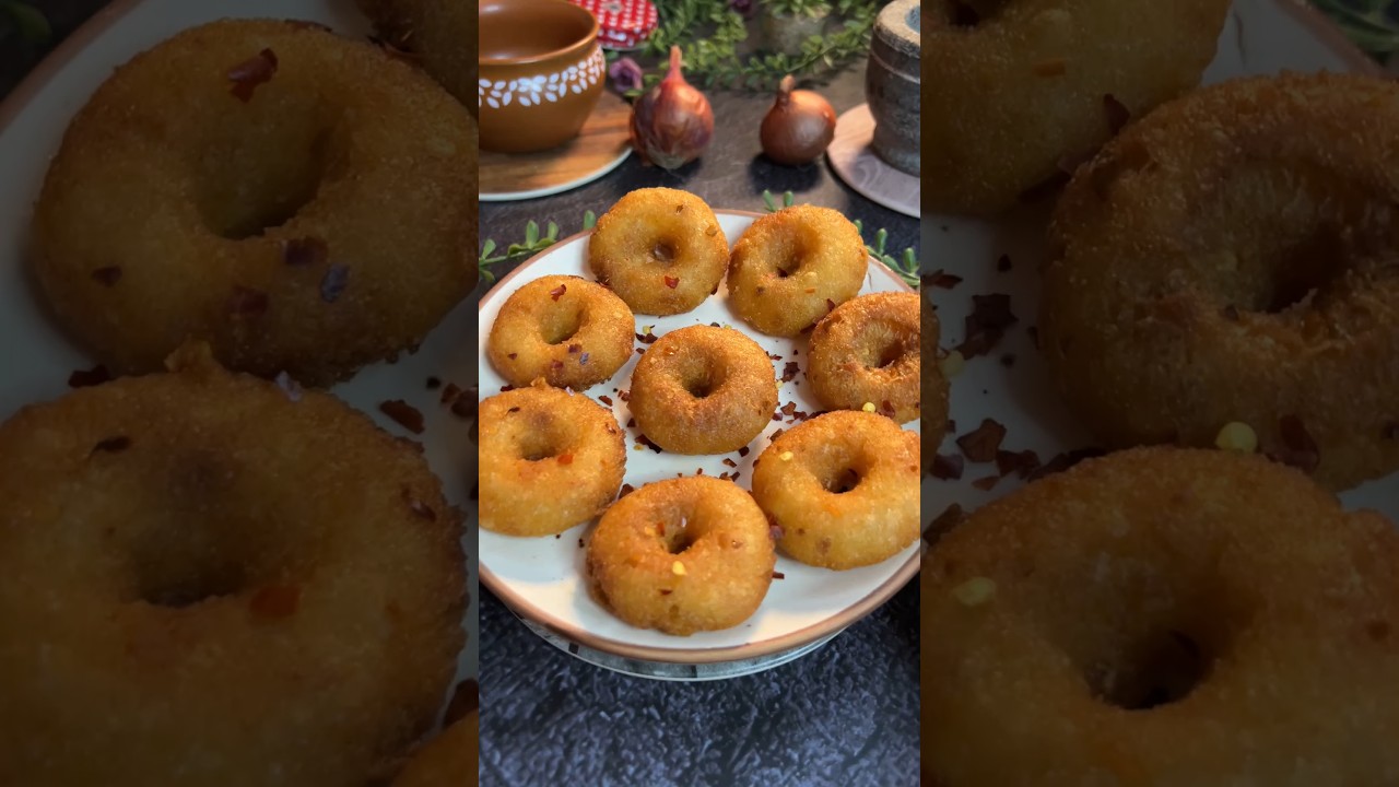 Rava MEDU VADA 🔥🤤 #meduvada #meduvadarecipe #vada #snacks #southindianfood #snack #southindiansnacks