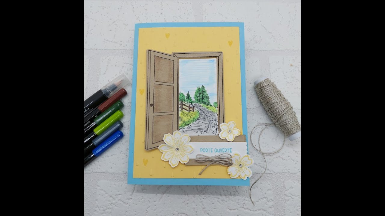 Carte de bienvenue avec les crayons estompes