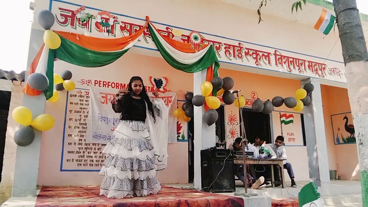 Dance 🩰🪩 proformance of vrindavan jaungi by girls 🩷💕💫