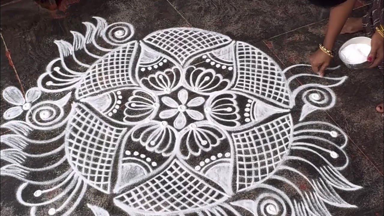 Beautiful daily use kolam #freehandrangoli #trending #vidhyaprabhurangolidesigns 