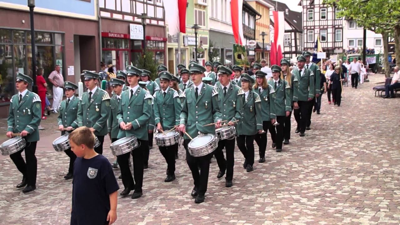 Gro&szlig;er Festumzug zum Volks- und Sch&uuml;tzenfest Stadtoldendorf 2013 (2)