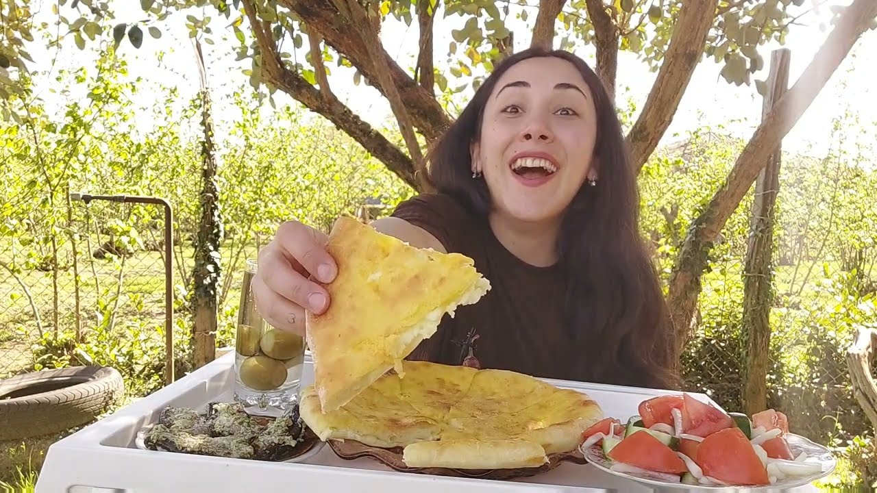 სოფლური მუკბანგი საუცხოო ხმებით☺️ მეგრული ხაჭაპური, ბადრიჯანი ნიგვზით სალათი და კომპოტი🤤💚 MUKBANG 💖