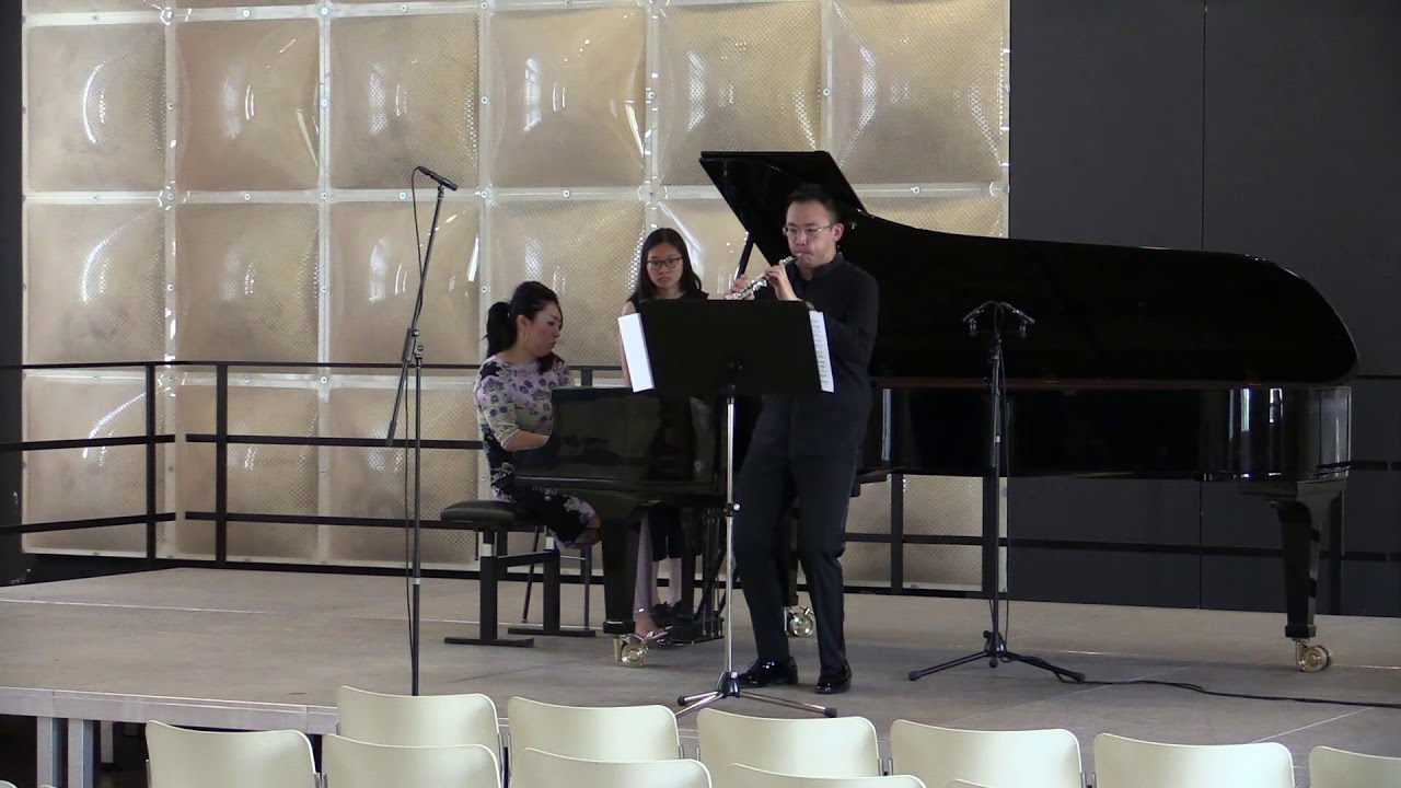 Benjamin Britten - Temporal Variations for Oboe and Piano (Yu-Po Wang)