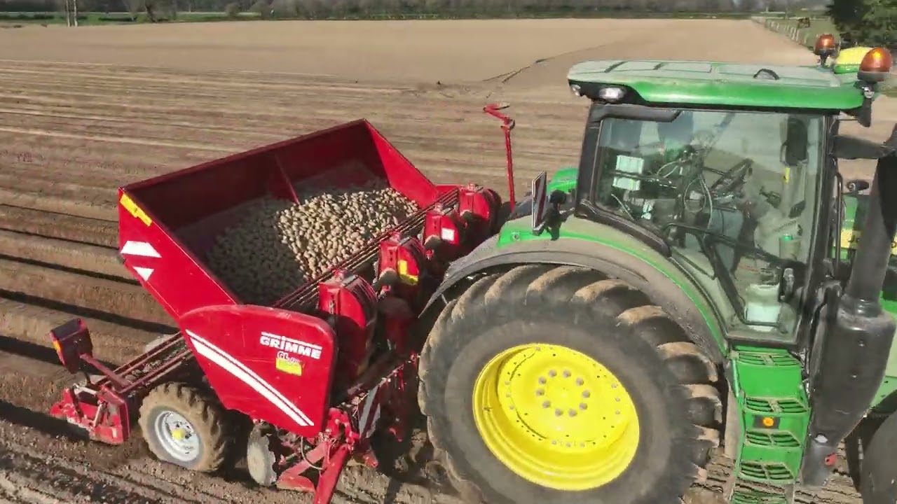 Plantation de pommes de terre 2K25