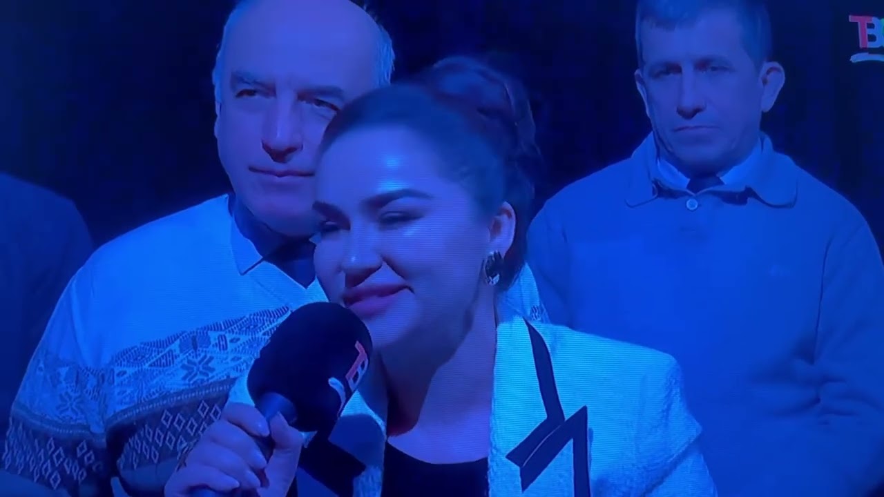 НИГИНА АМОНҚУЛЛОВА: 