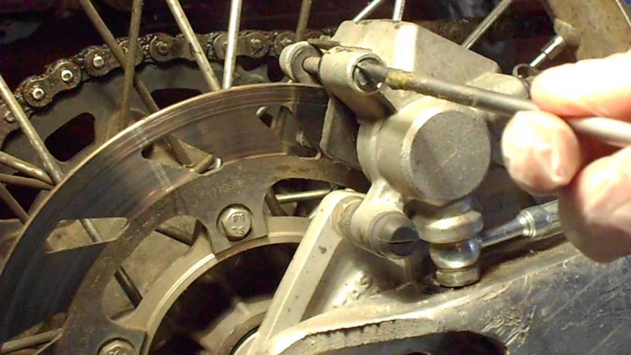 Cambio de pastillas de freno moto Gasgas ec 250