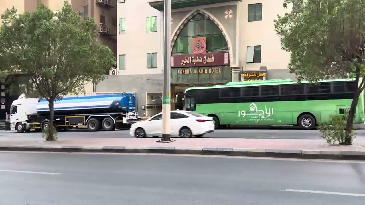المسافه من الحرم الي فنادق اجياد كلها النخبه ونوازي وسنود وقصر العليان ومشاعر وإعمار وبتول اجياد